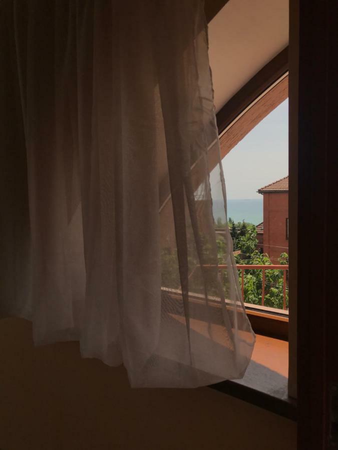 Veranda Guest House Czarnomorsk Zewnętrze zdjęcie