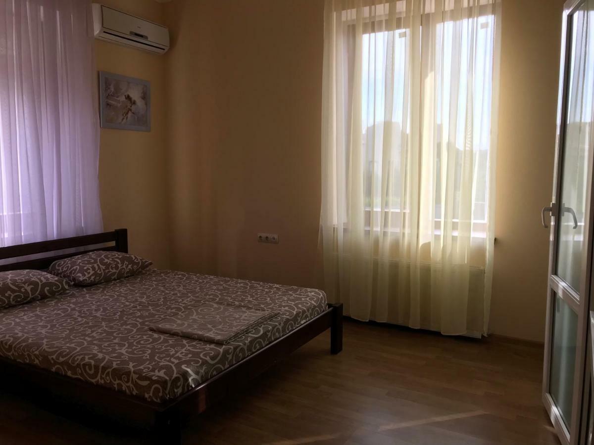 Veranda Guest House Czarnomorsk Zewnętrze zdjęcie
